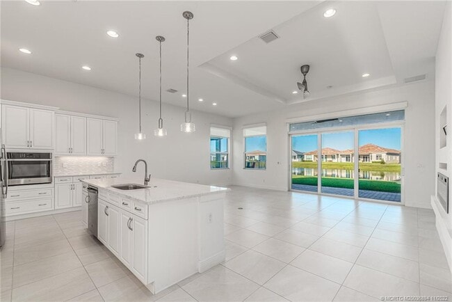 Building Photo - 8738 SW Montova Way