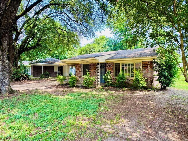Foto del edificio - 3727 Audubon Rd