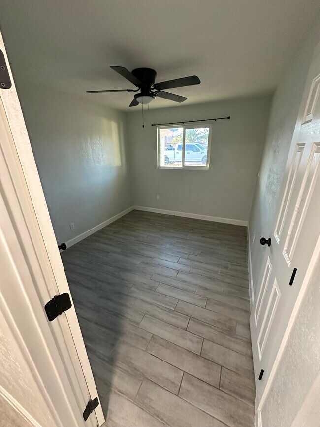 Dormitorio #1 - 2815 W Montebello Ave