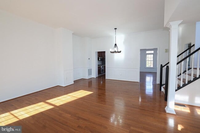 Building Photo - 47699 Whirlpool Square