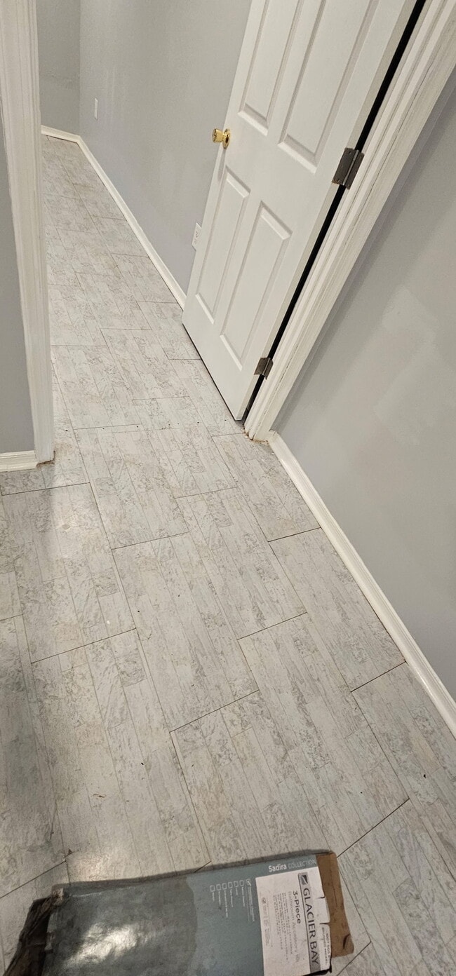 Building Photo - 132 Chesterfield Ave