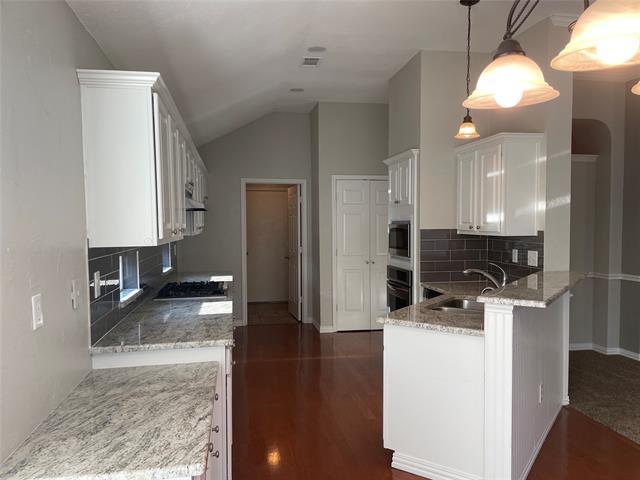 Building Photo - 637 Cedarwood Dr