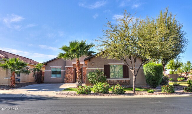 Building Photo - 861 E Cherry Hills Dr