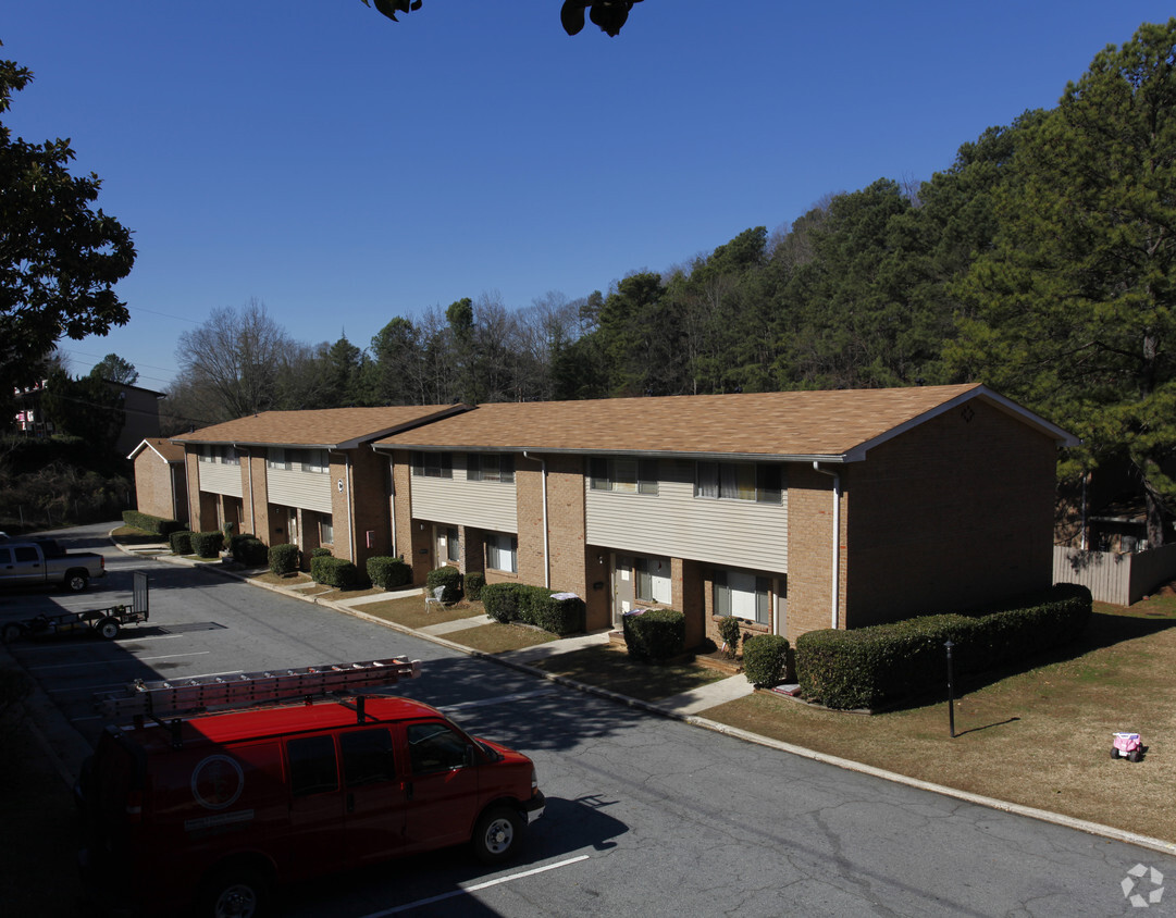 Buford Town Apartments - Buford Towne Apartments