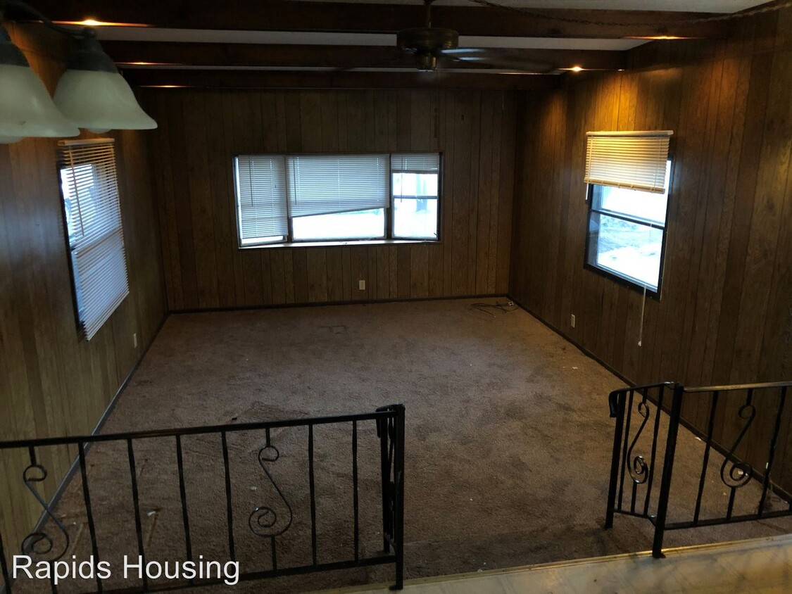 Building Photo - 3300 Johnson Ave
