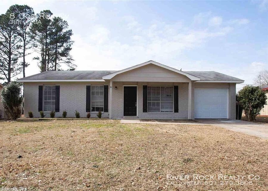 Foto principal - 8 Doe Run Cv - 3 beds, 1 full and 1 half bath
