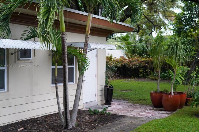 Foto del edificio - 513 SW 14th Ct