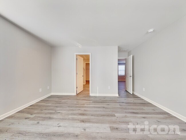 Building Photo - 300 San Vito Wy