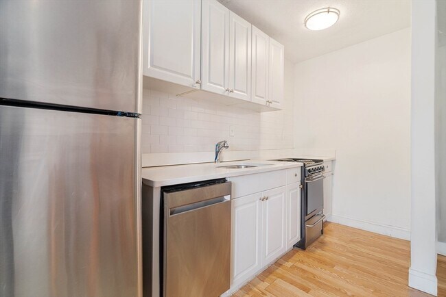 Building Photo - 5 N Margin St