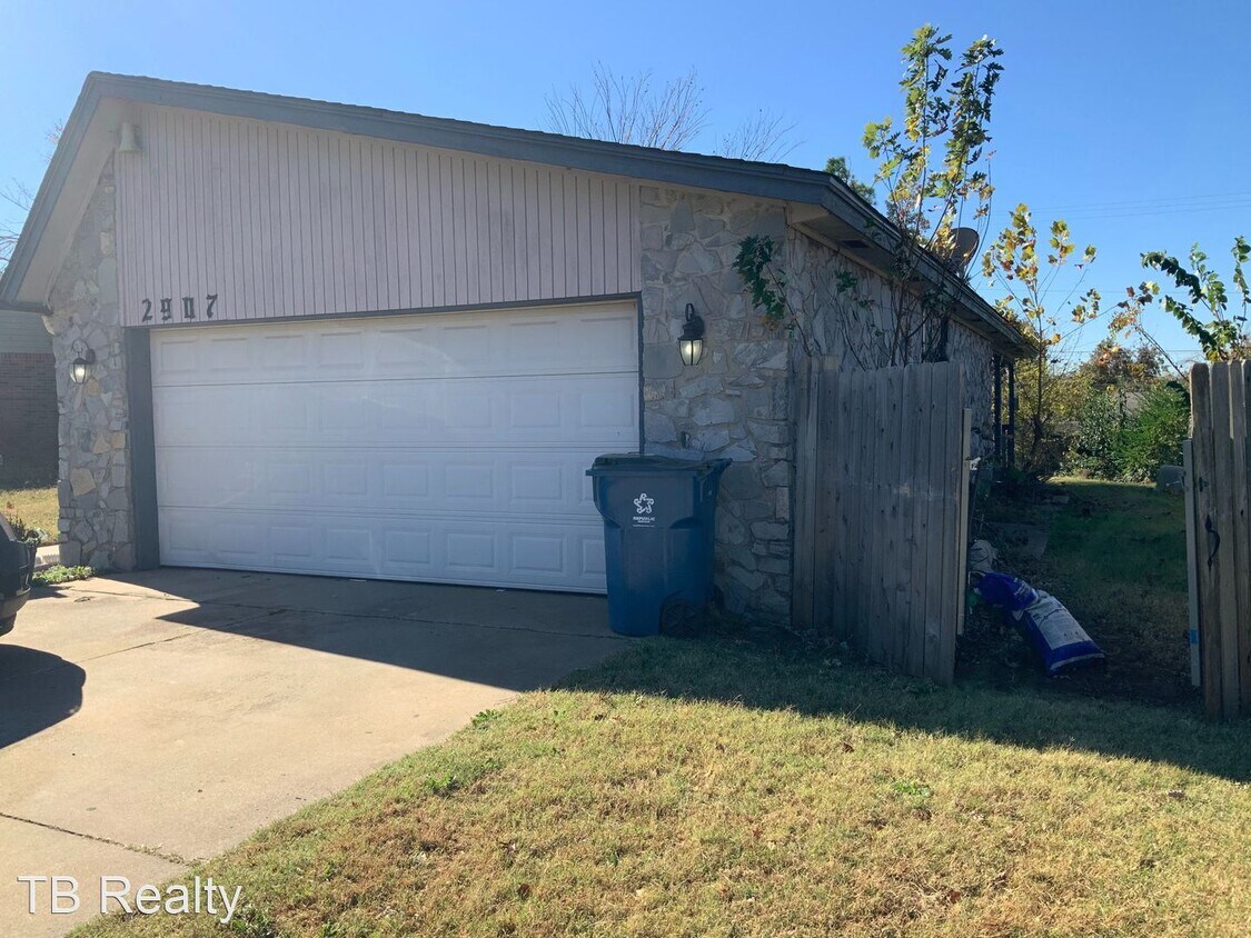 Building Photo - 3 br, 2 bath House - 2907 Robin Road