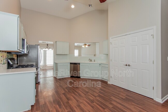 Building Photo - 4218 Everest Dr