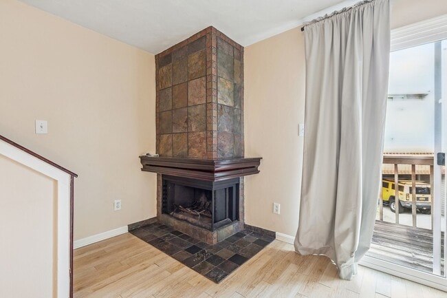 Building Photo - Norfolk condo across from Chesapeake Bay