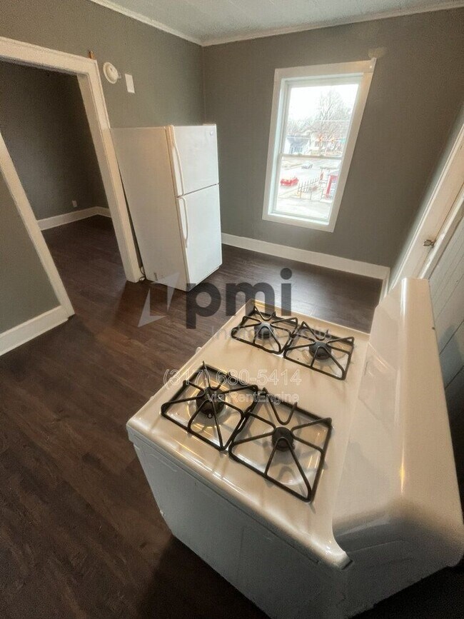 Foto del edificio - 215 1/2 S Madison Ave