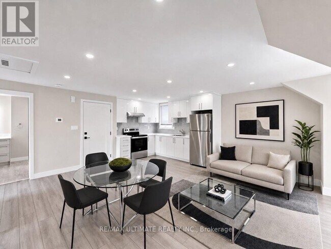 Building Photo - 10 Warbeck Pl