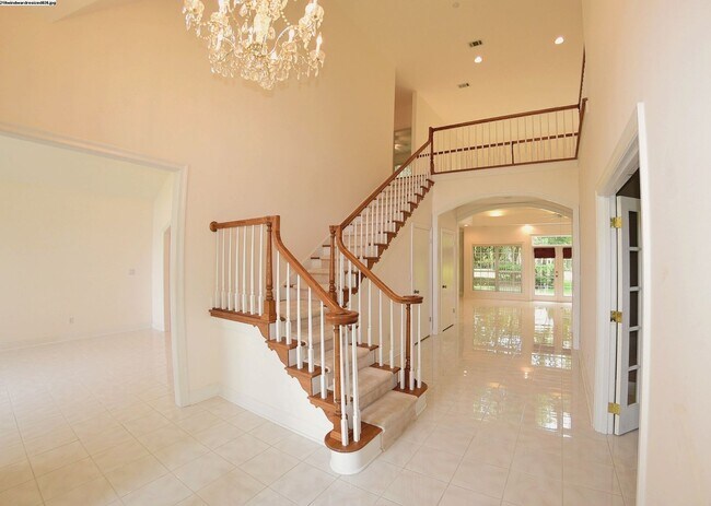 Foto del edificio - Executive Lakeview Home in Gated Windward Community!