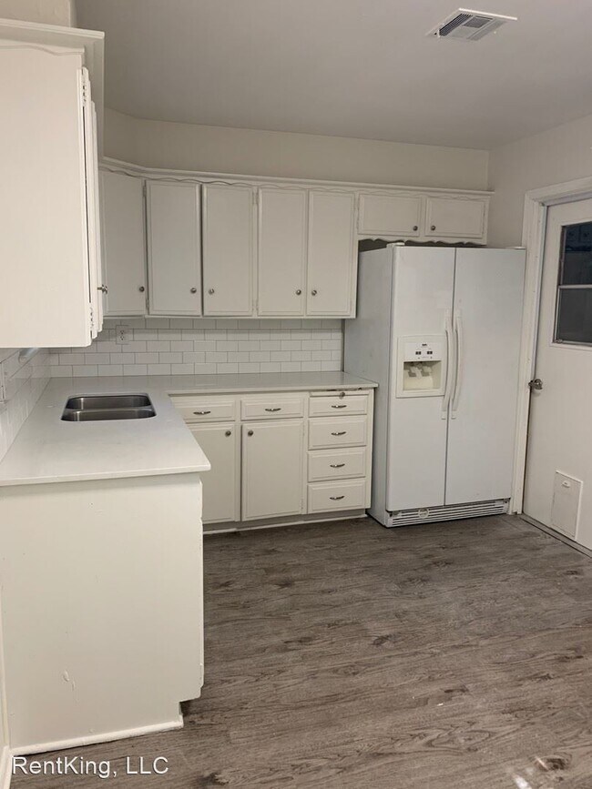 Foto del edificio - 3 br, 1 bath House - 632 West Main St