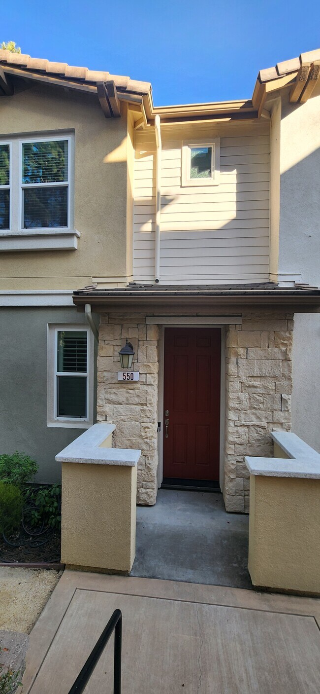 Building Photo - 550 Ryan Ter