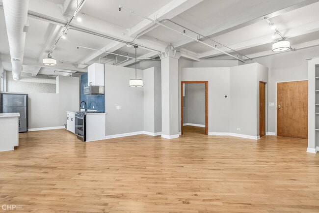 Building Photo - 411 S Sangamon St