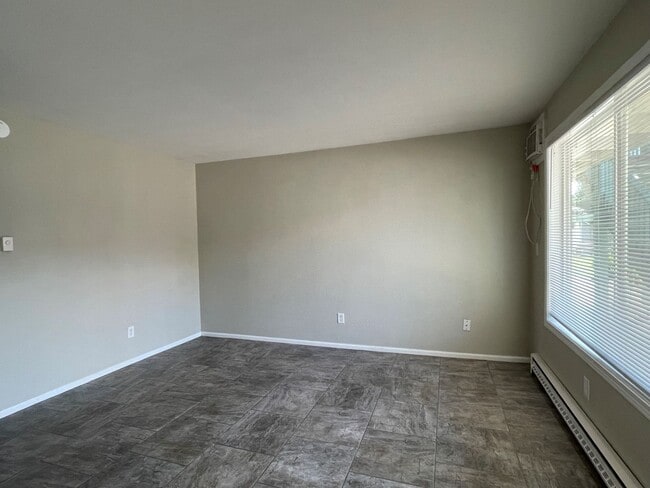 Foto del edificio - Now renting 1 bedroom Condo Downstairs