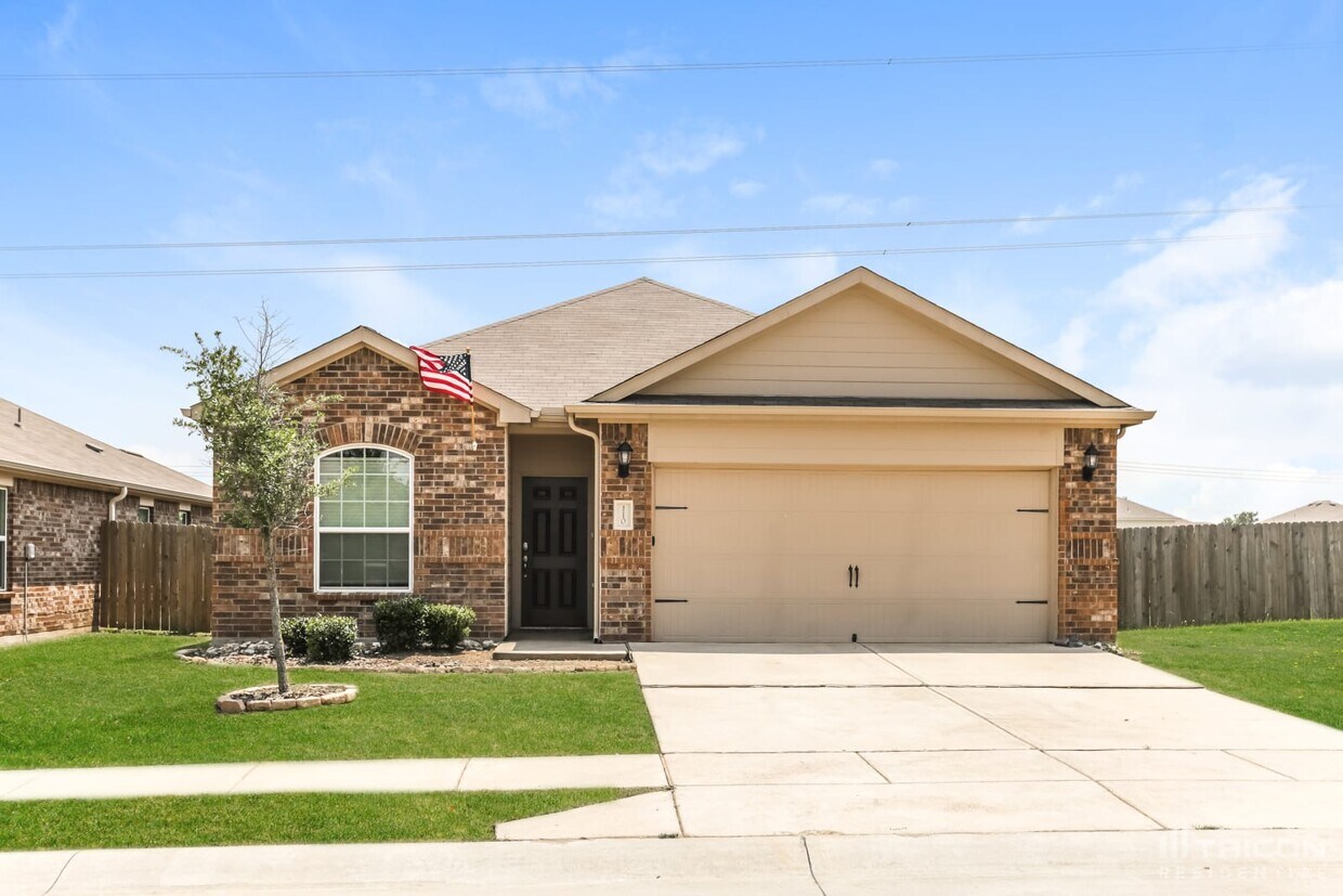 Primary Photo - 110 Rushmore Ln