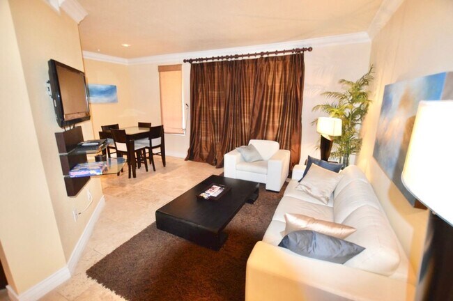 Foto del edificio - Meridian Luxury 1 Bed/1Bath Condo in Resort Style Community.