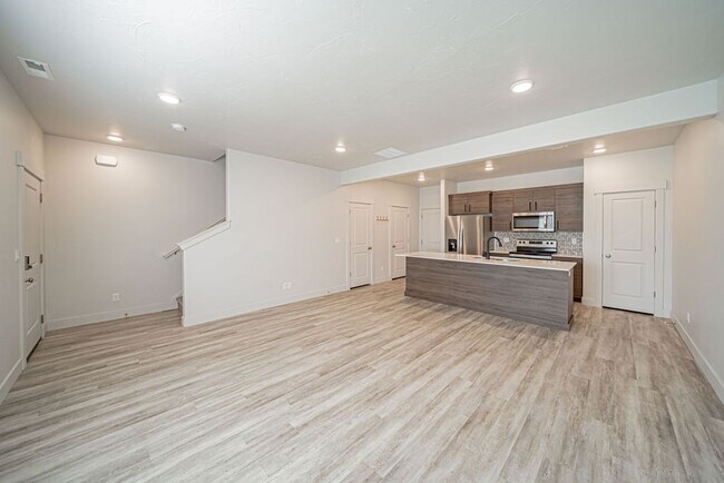 Building Photo - Beautiful 3-Bedroom Townhome in Summerfield Community – Resort-Style Amenities!