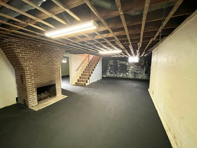 Foto del edificio - 1021 W Virginia Ave