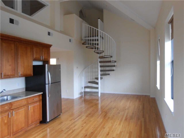 Building Photo - 39 Mineola Blvd