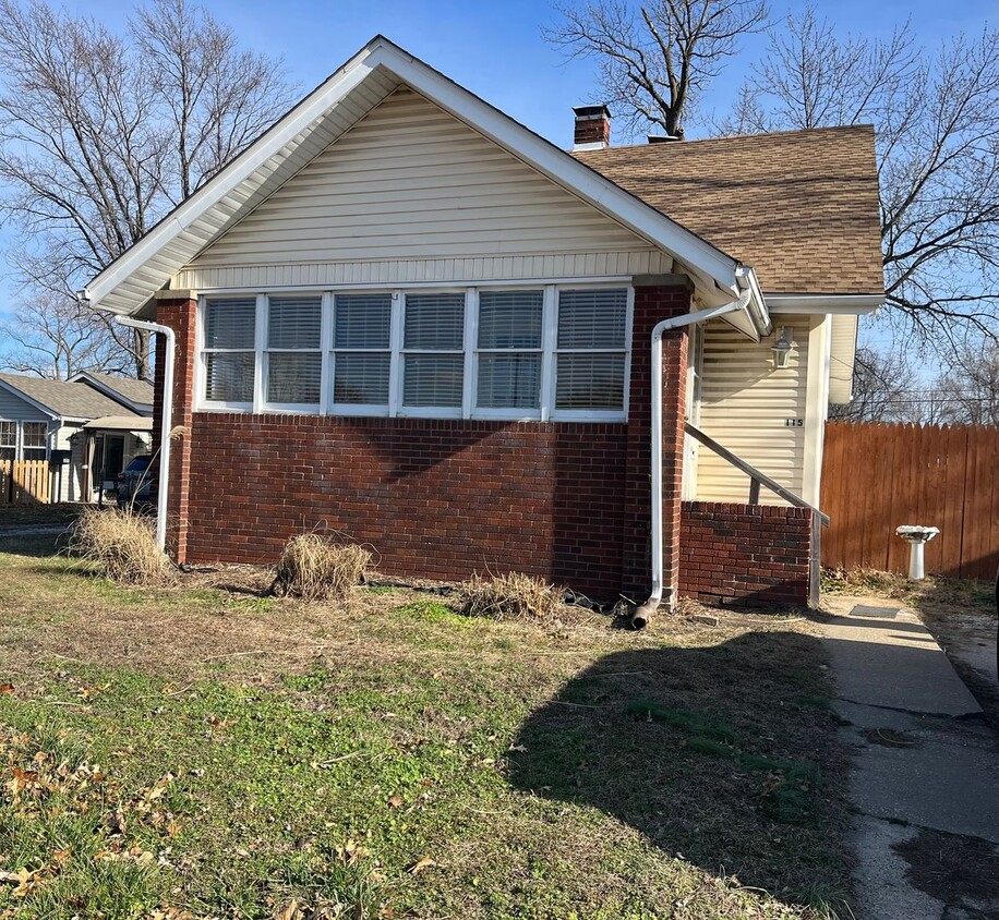 Primary Photo - 3 Bedroom House in Wood River IL