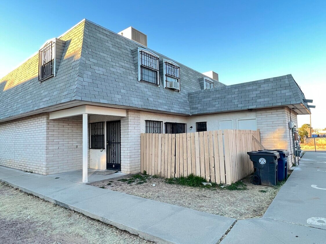 Primary Photo - 3136 Forney Ln