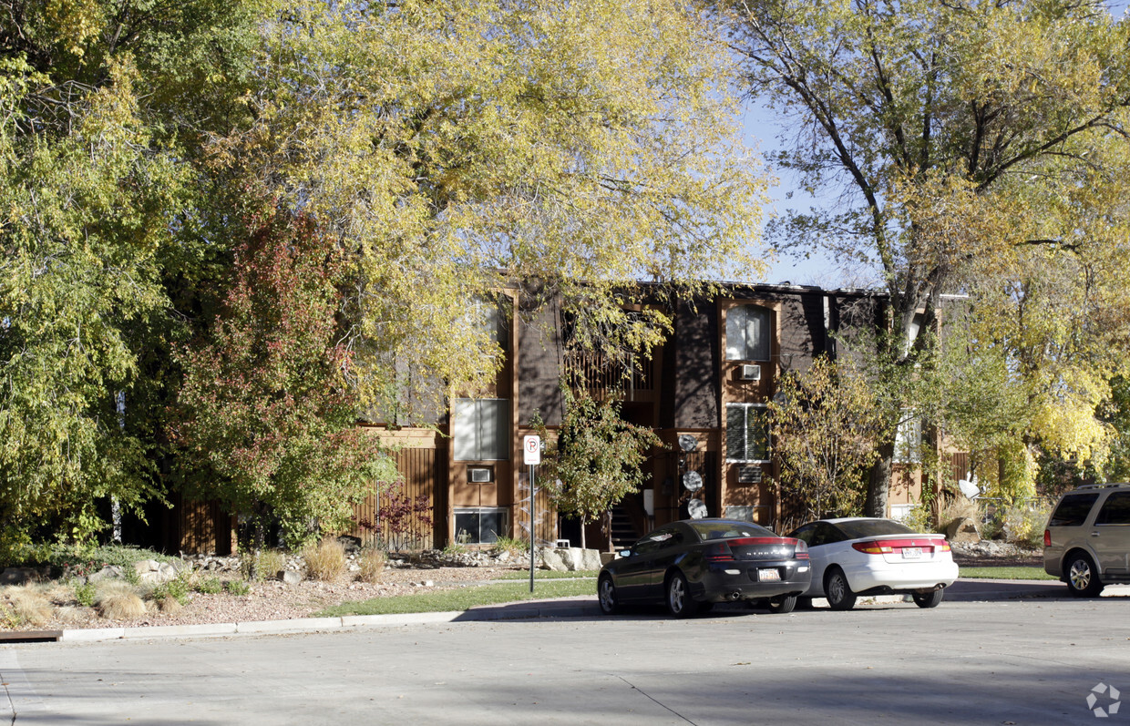 Building Photo - Riviera West Apartments