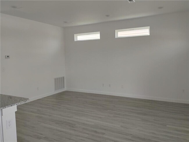 Foto del edificio - 841 Ventnor Ave