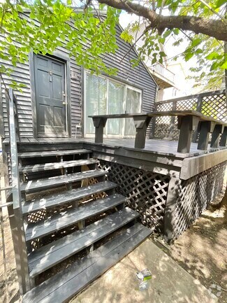 Building Photo - 2233 N Janssen Ave