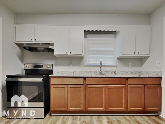 Foto del edificio - 1720 Finchley Dr