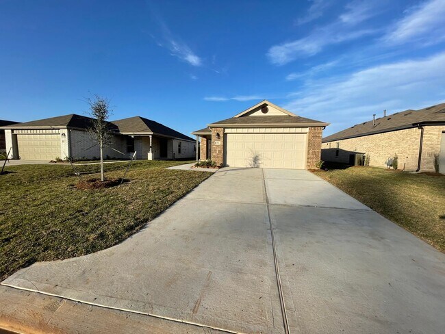 Foto del edificio - Three Bedroom | Two Bathroom Home in Magnolia