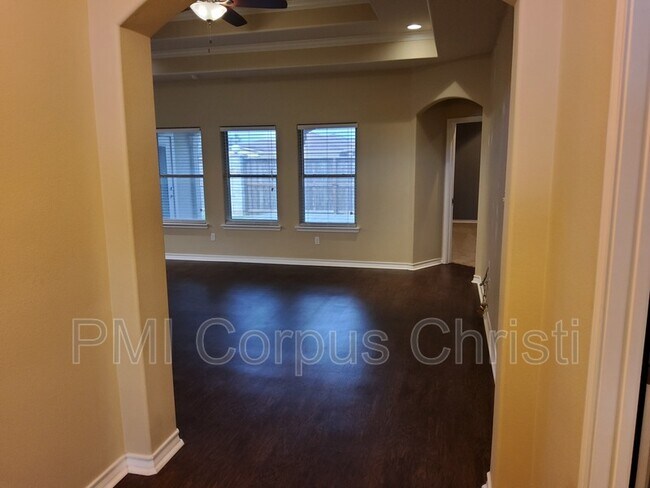 Foto del edificio - 4009 Cimarron Lake Dr
