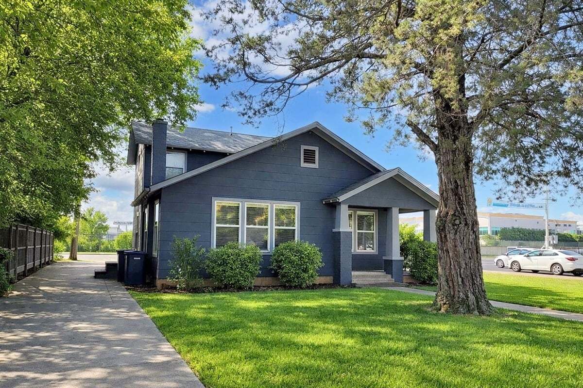 Photo - 5637 Birchman Ave