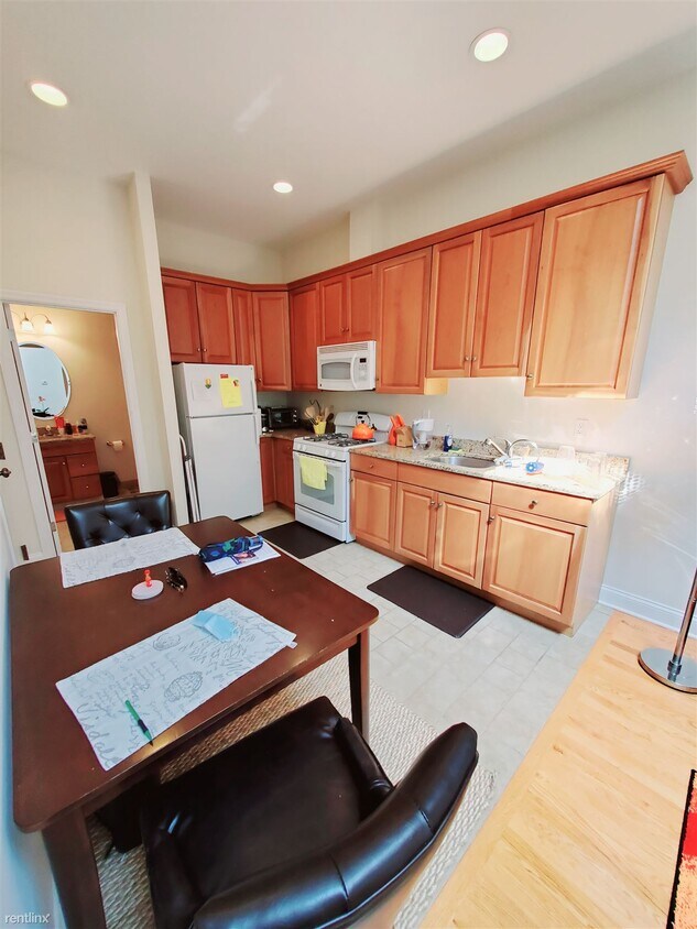 Foto principal - 162 Bedford St