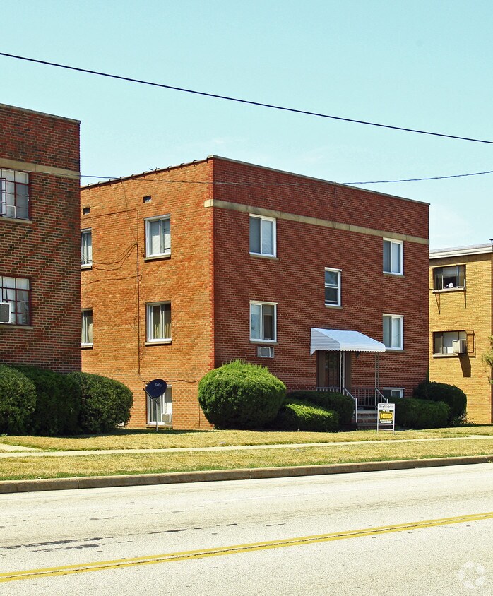 4160 Ridge Rd, Brooklyn, OH 44144 Apartments in Brooklyn, OH