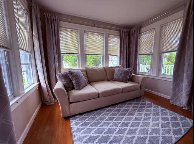 Sunroom - 100 Lincoln St