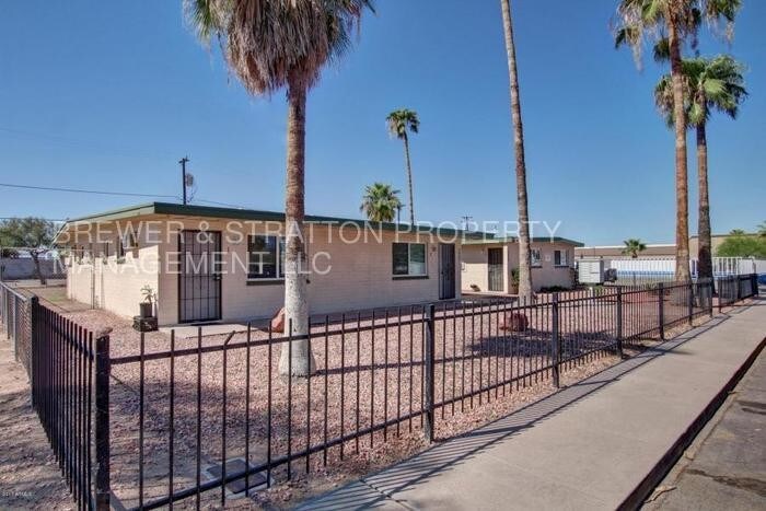 Foto principal - 2837 W Melvin St