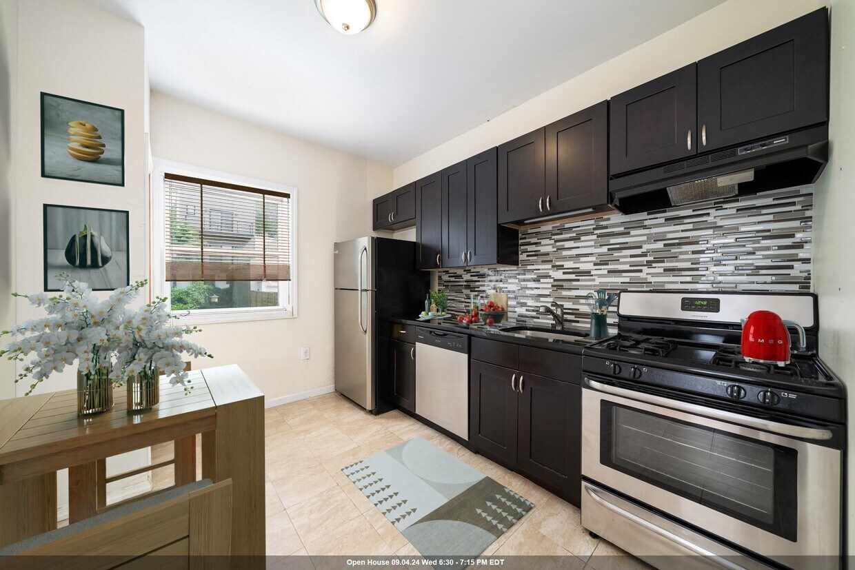 Foto principal - 262 Columbia Ave