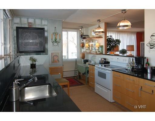  - 2834 W Addison St