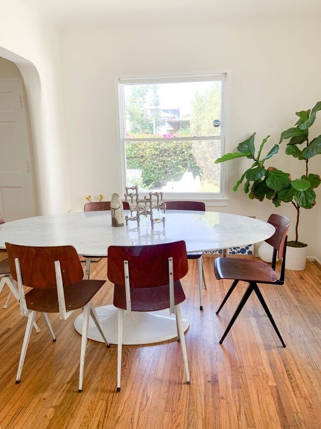 Building Photo - VENICE BEACH COTTAGE