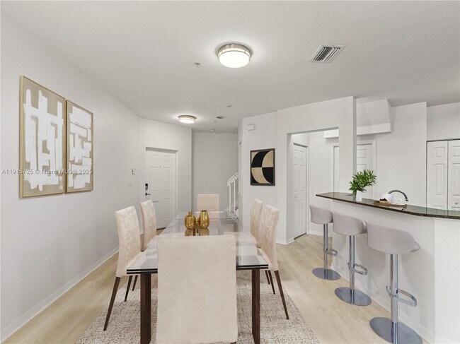 Foto del edificio - 8800 NW 107 Ct