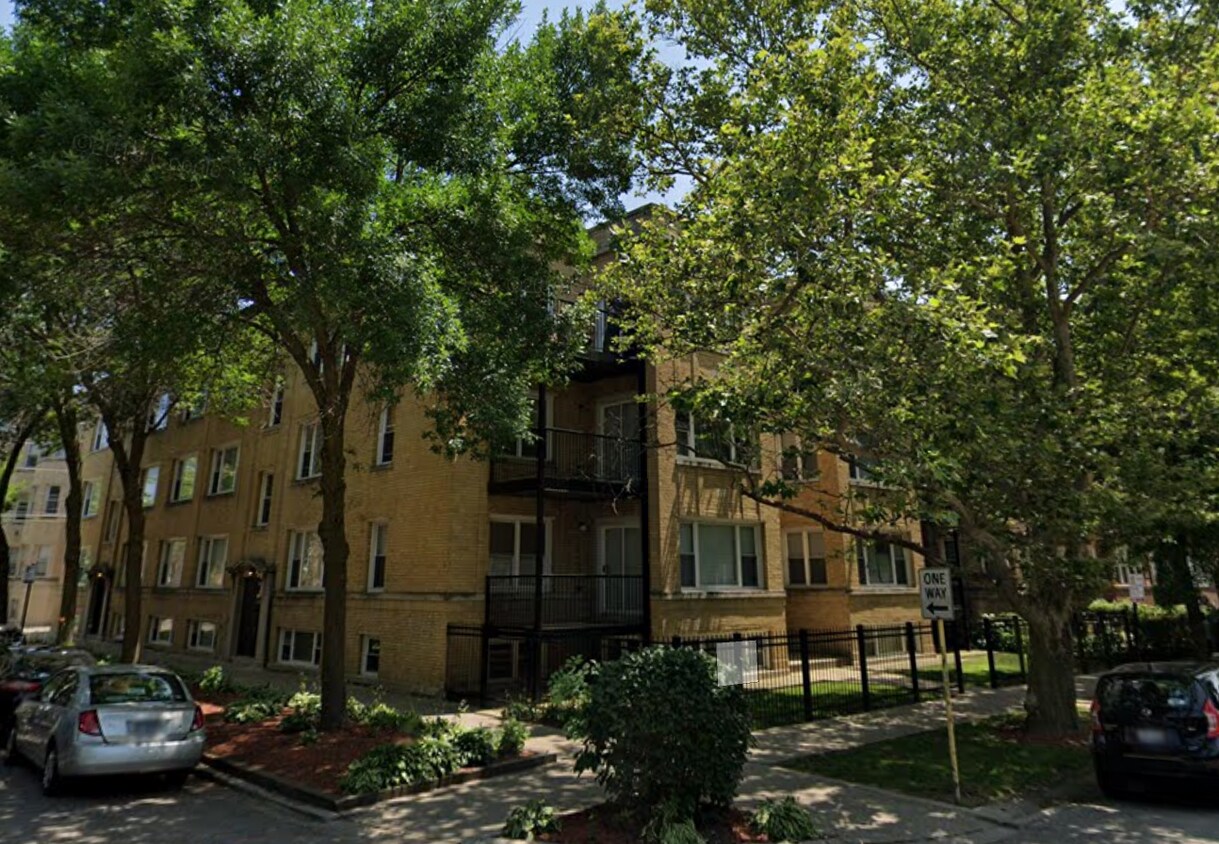 2319 W Rosemont Ave Unit 2, Chicago, IL 60659 Condo for Rent in