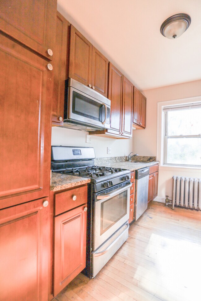 Foto del edificio - 4915 N Damen Ave