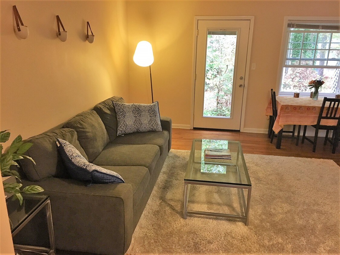 Living Room - 400 Davie Rd