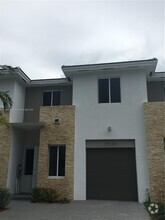 Building Photo - 17545 SW 150th Ct