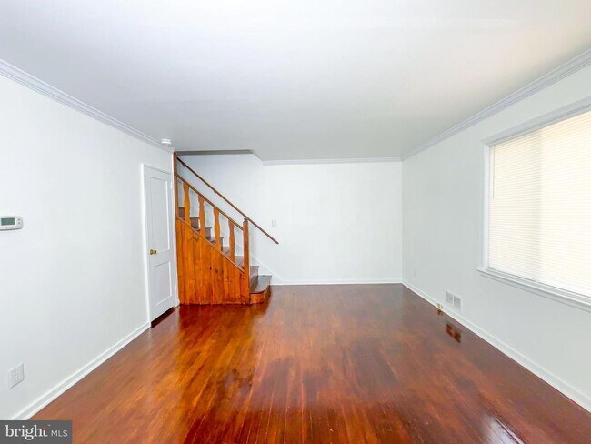 Foto del edificio - 12040 Valleywood Dr